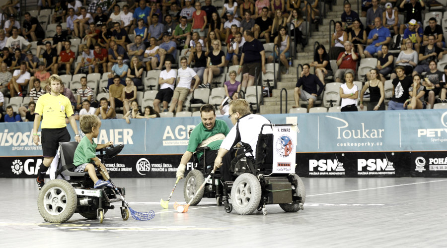Powerchair Hockey, florbal na elektrických vozících, sport vozíčkářů