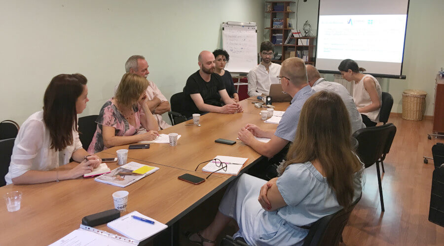 Zasedání členů delegace v Gruzii. | Foto: Karel Machotka