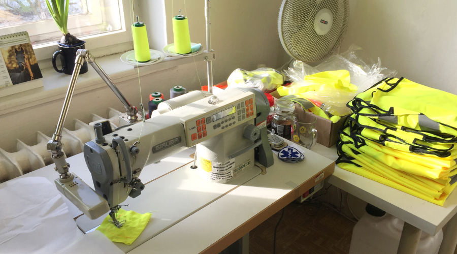 Lemac vlastní spoustu strojů nejen na vyšívání. | foto: ISP21