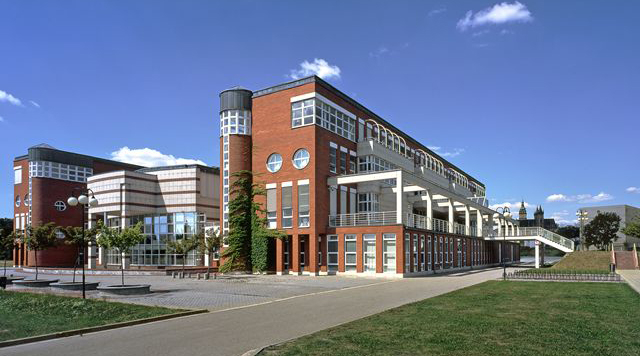 budova Univerzity Hradec Králové