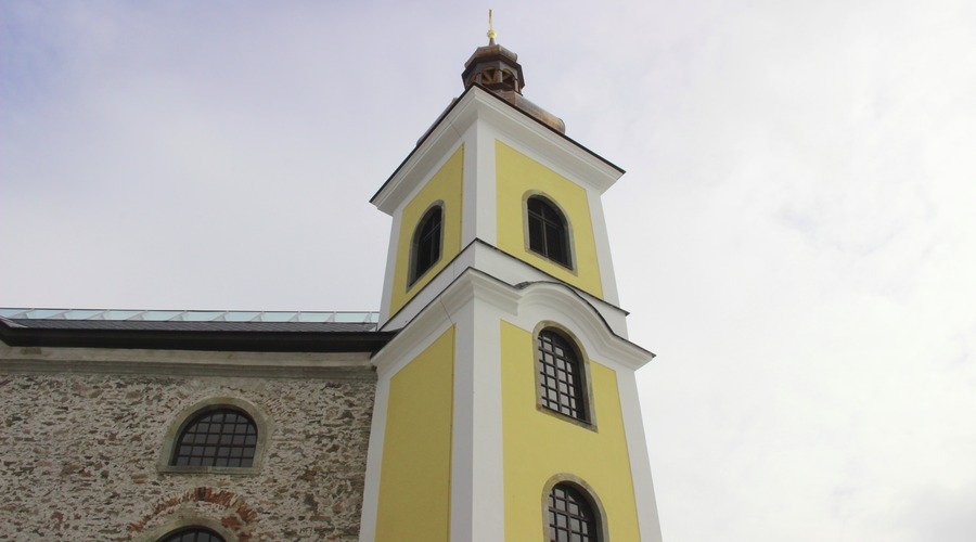 Prosklená střecha kostela je lákadlem pro turisty. | foto: ISP21