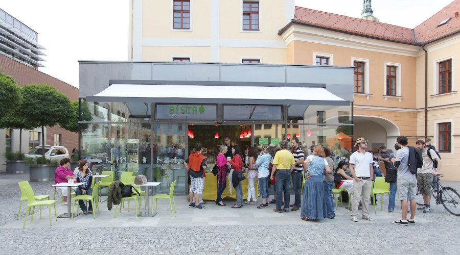 O zákazníky není nouze. | foto: Bistro u dvou přátel