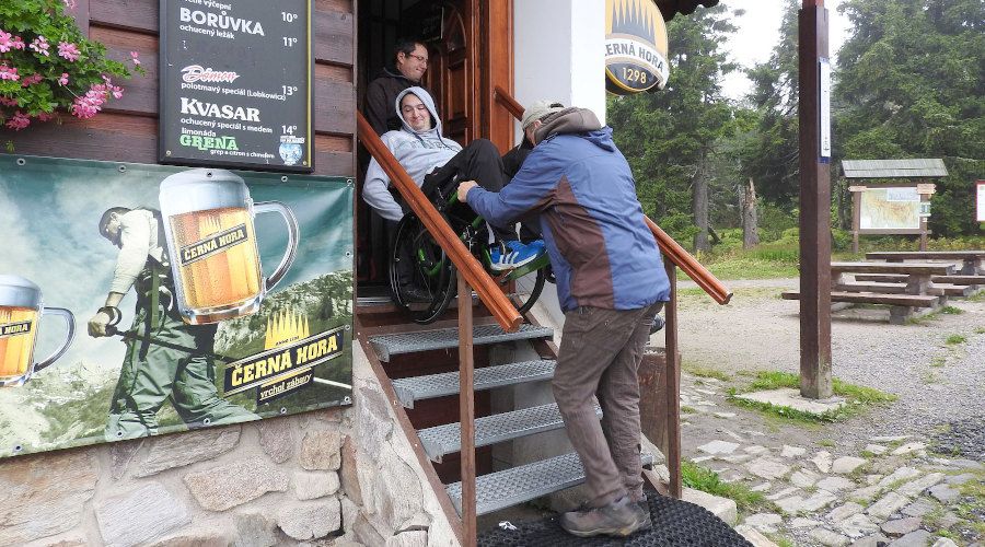 Po schodech to nepojede, asistence je nutná. | foto: archiv J. Vágnera